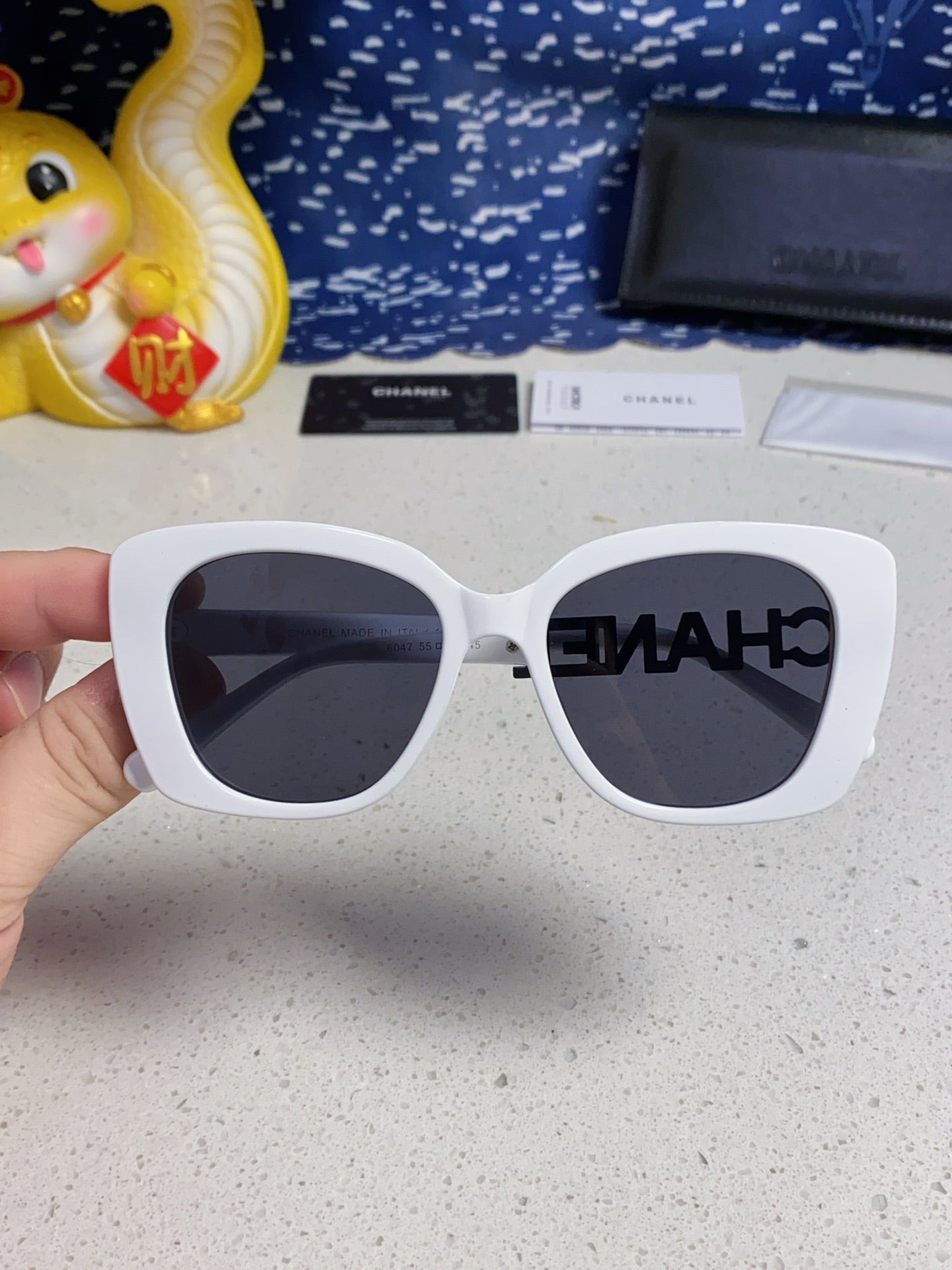 CHANEL BUTTERFLY SUNGLASSES 641813 IN WHITE ACETATE BLACK METAL LOGO