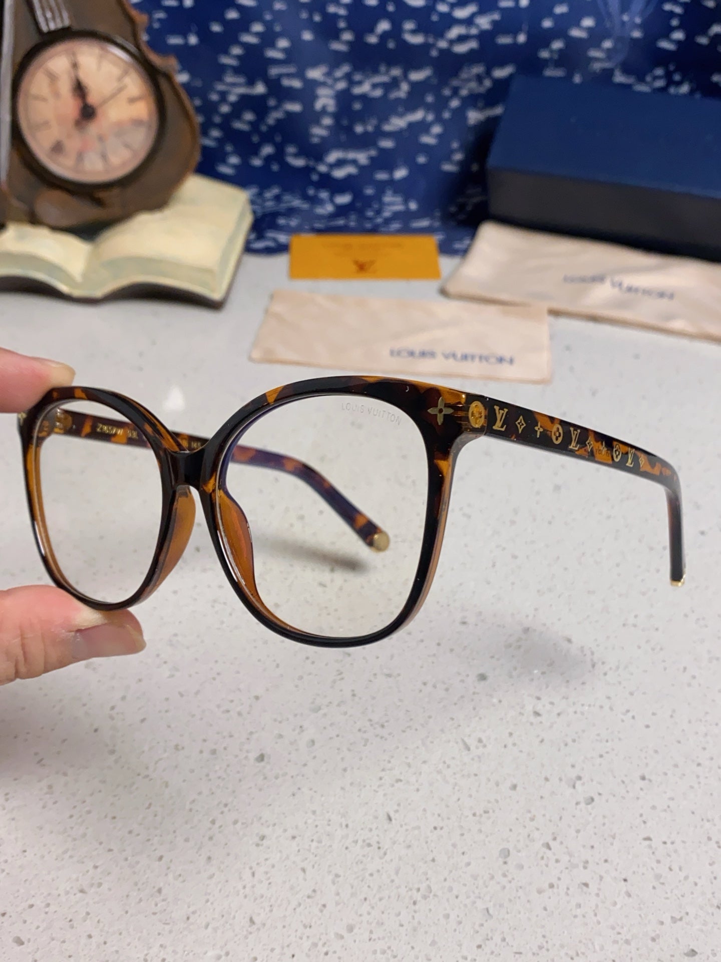 LOUIS VUITTON CAT EYE SUNGLASSES 573323 IN HAVANA ACETATE MONOGRAM LOGO