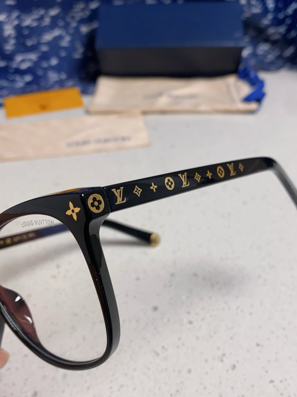 LOUIS VUITTON CAT EYE SUNGLASSES Z1657W IN BLACK ACETATE MONOGRAM LOGO