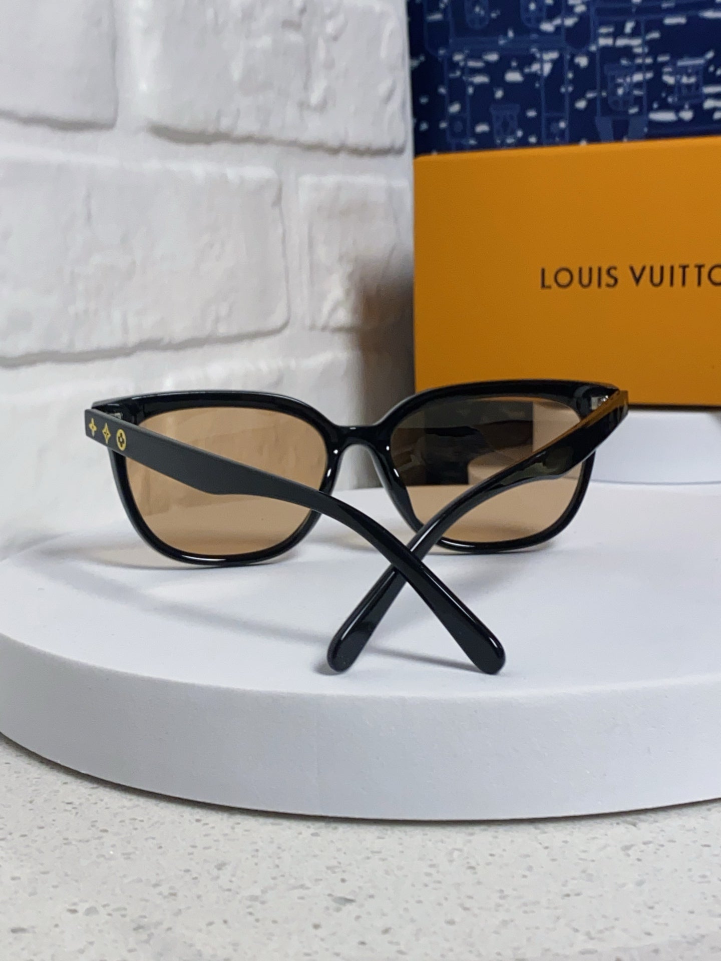 LOUIS VUITTON CAT EYE SUNGLASSES 571646 IN BLACK ACETATE LIGHT BROWN LENS
