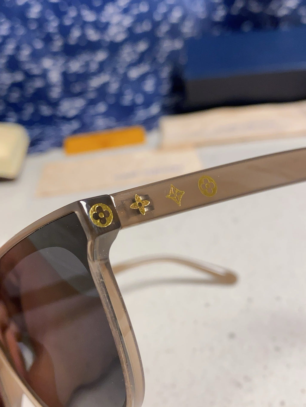LOUIS VUITTON CAT EYE SUNGLASSES 571648 IN BEIGE CLEAR ACETATE