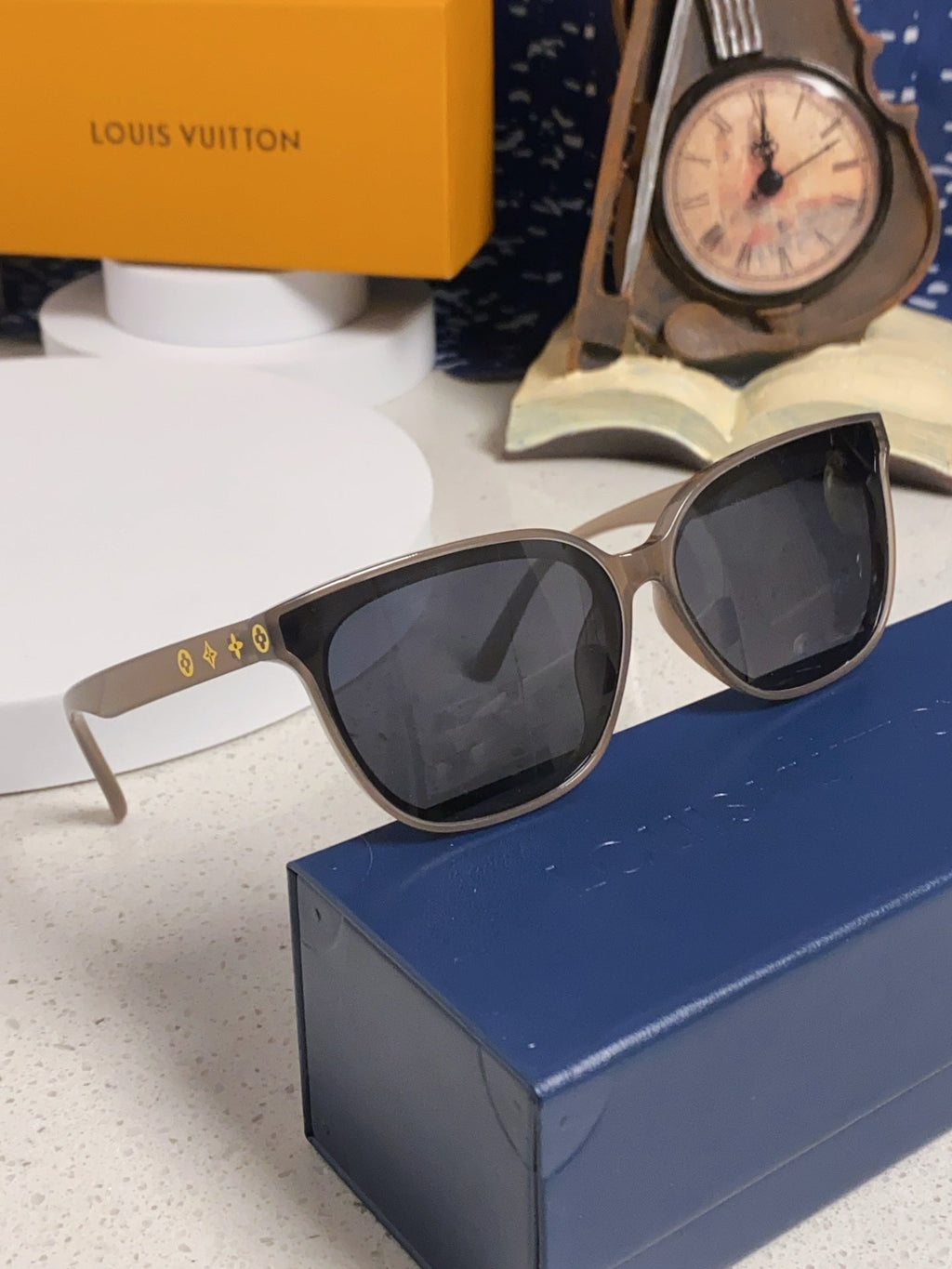 LOUIS VUITTON CAT EYE SUNGLASSES 571648 IN BEIGE CLEAR ACETATE