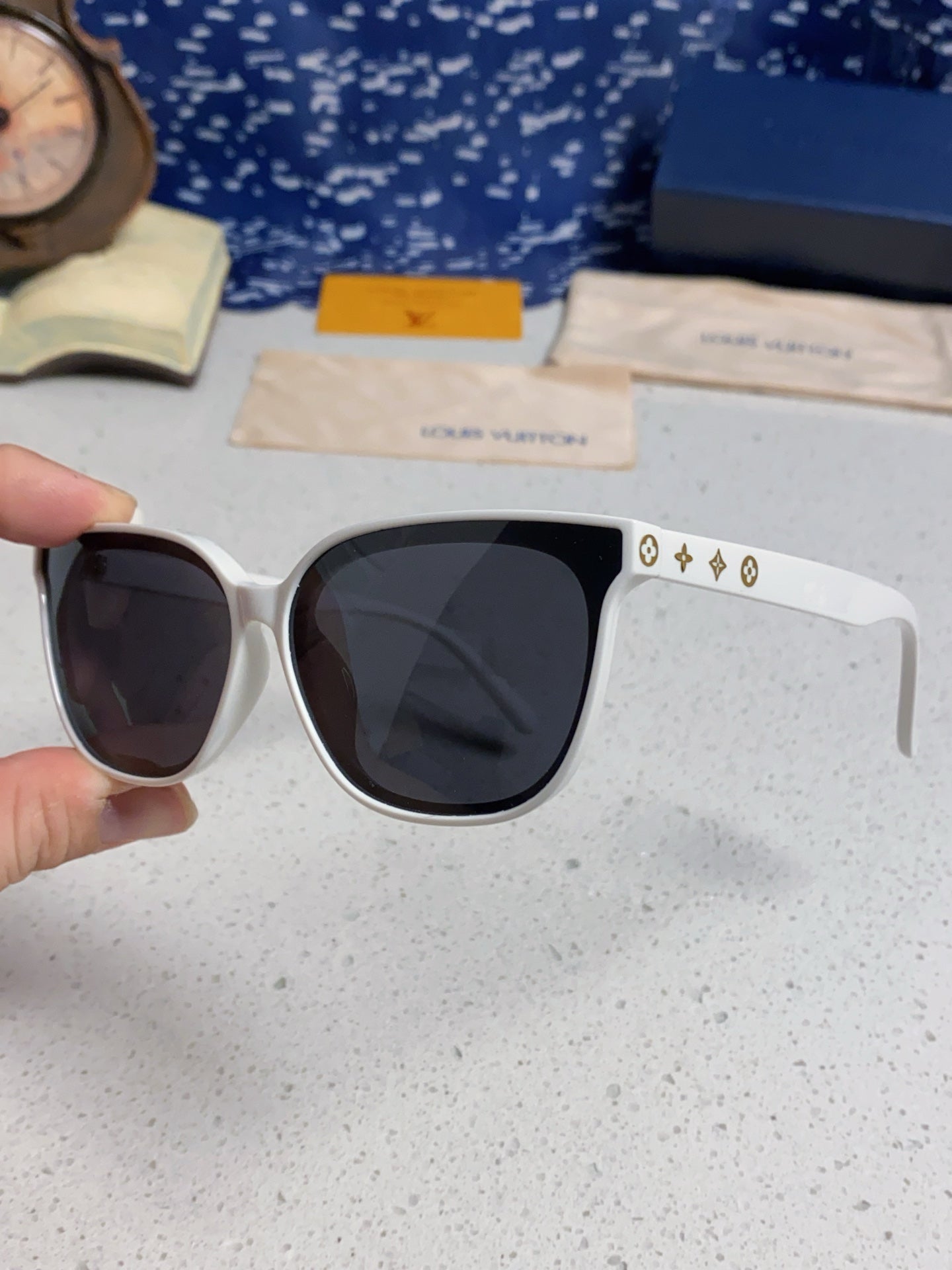 LOUIS VUITTON CAT EYE SUNGLASSES 571651 IN WHITE ACETATE
