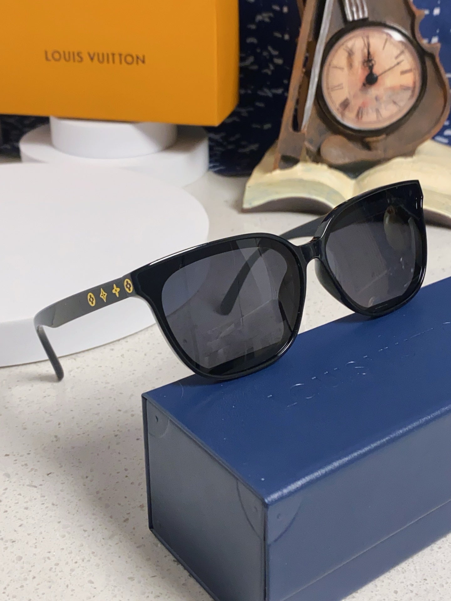 LOUIS VUITTON CAT EYE SUNGLASSES 571652 IN BLACK ACETATE