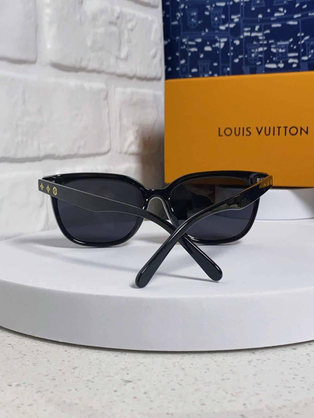LOUIS VUITTON CAT EYE SUNGLASSES 571652 IN BLACK ACETATE
