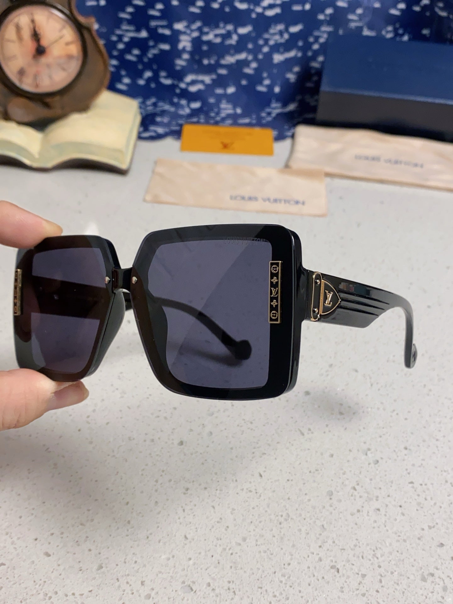 LOUIS VUITTON SQUARE SUNGLASSES 571657 IN BLACK ACETATE