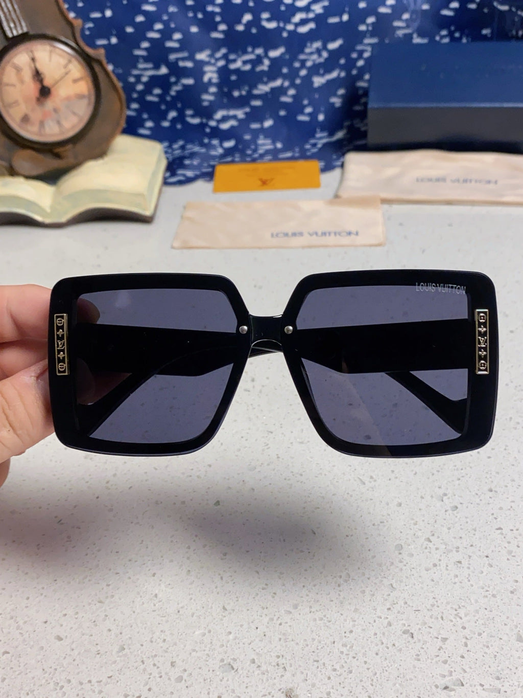 LOUIS VUITTON SQUARE SUNGLASSES 571657 IN BLACK ACETATE