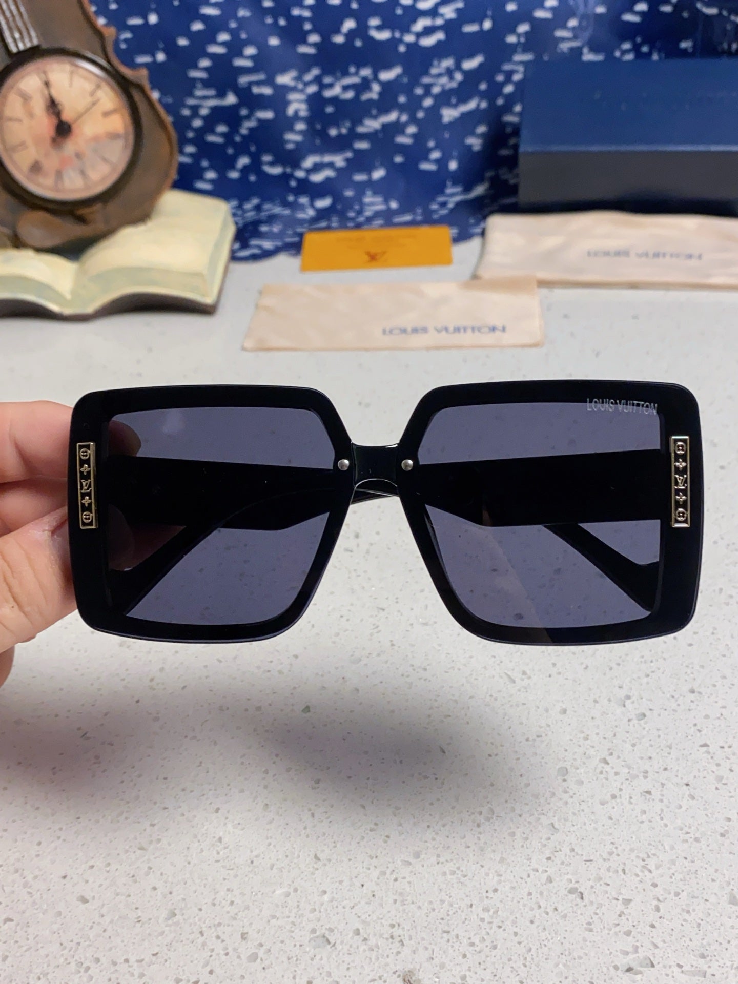 LOUIS VUITTON SQUARE SUNGLASSES 571657 IN BLACK ACETATE