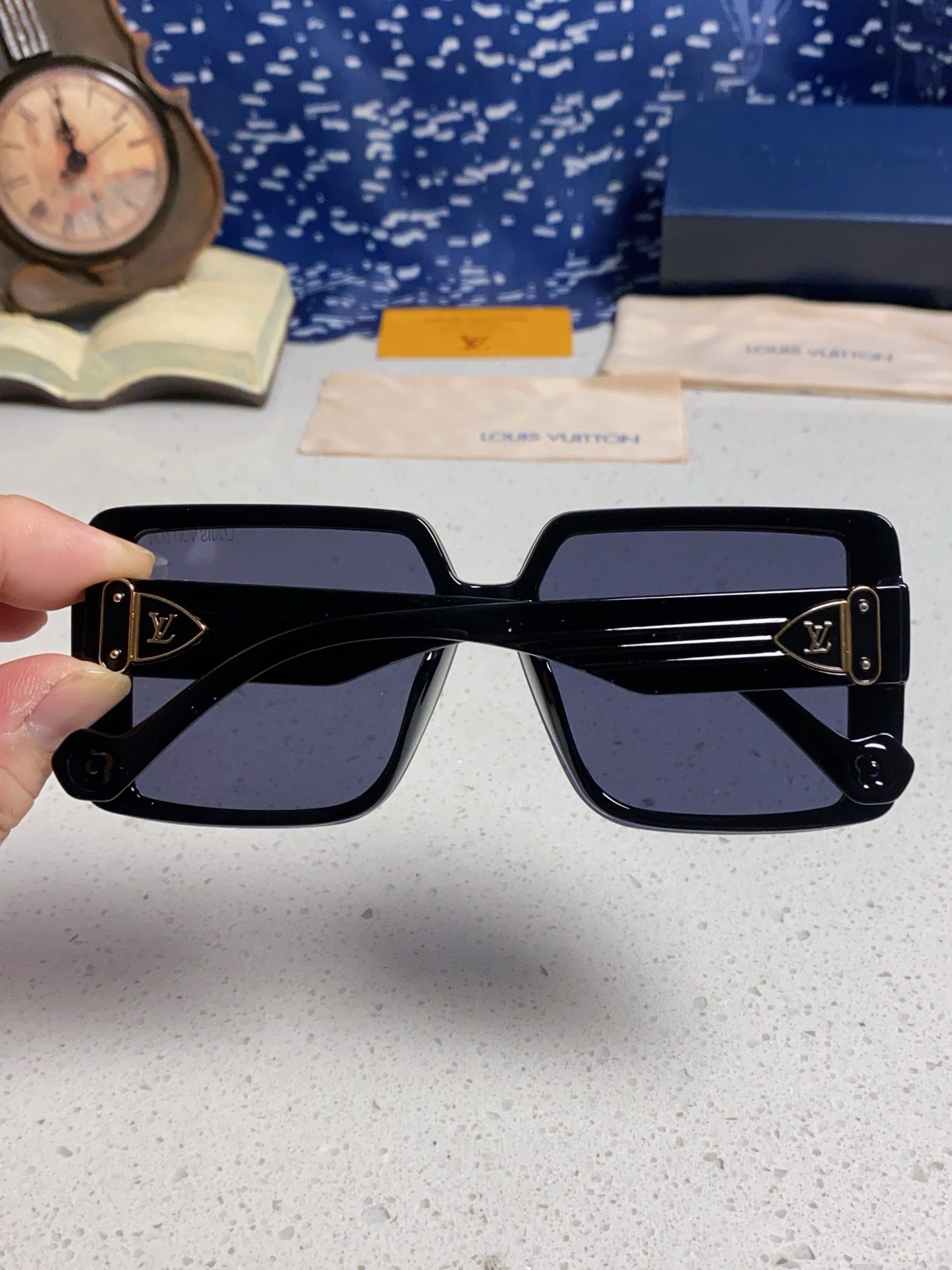 LOUIS VUITTON SQUARE SUNGLASSES 571657 IN BLACK ACETATE