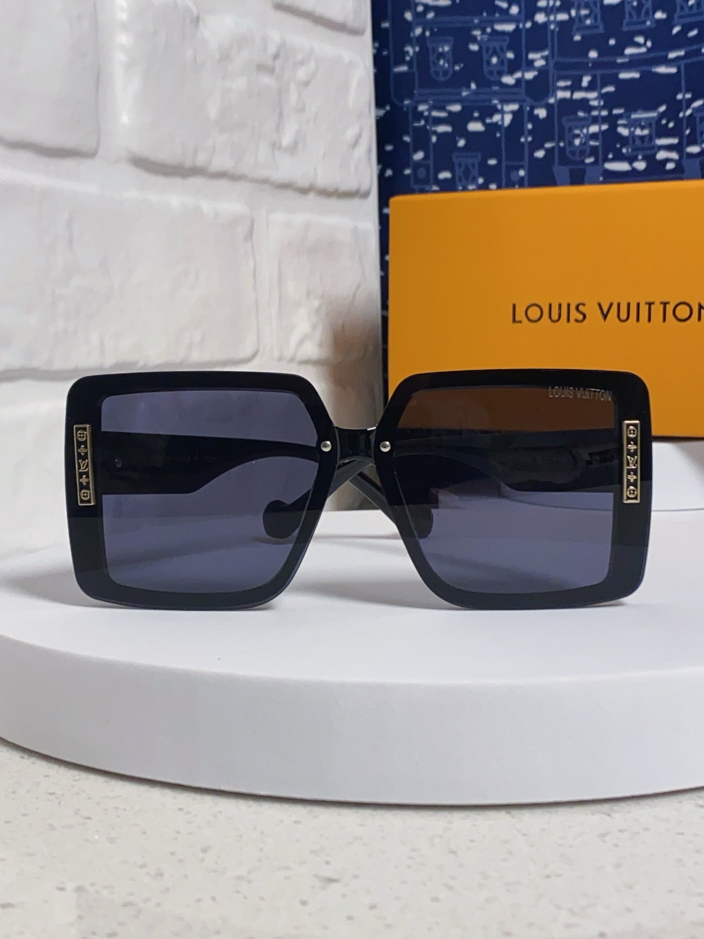LOUIS VUITTON SQUARE SUNGLASSES 571657 IN BLACK ACETATE