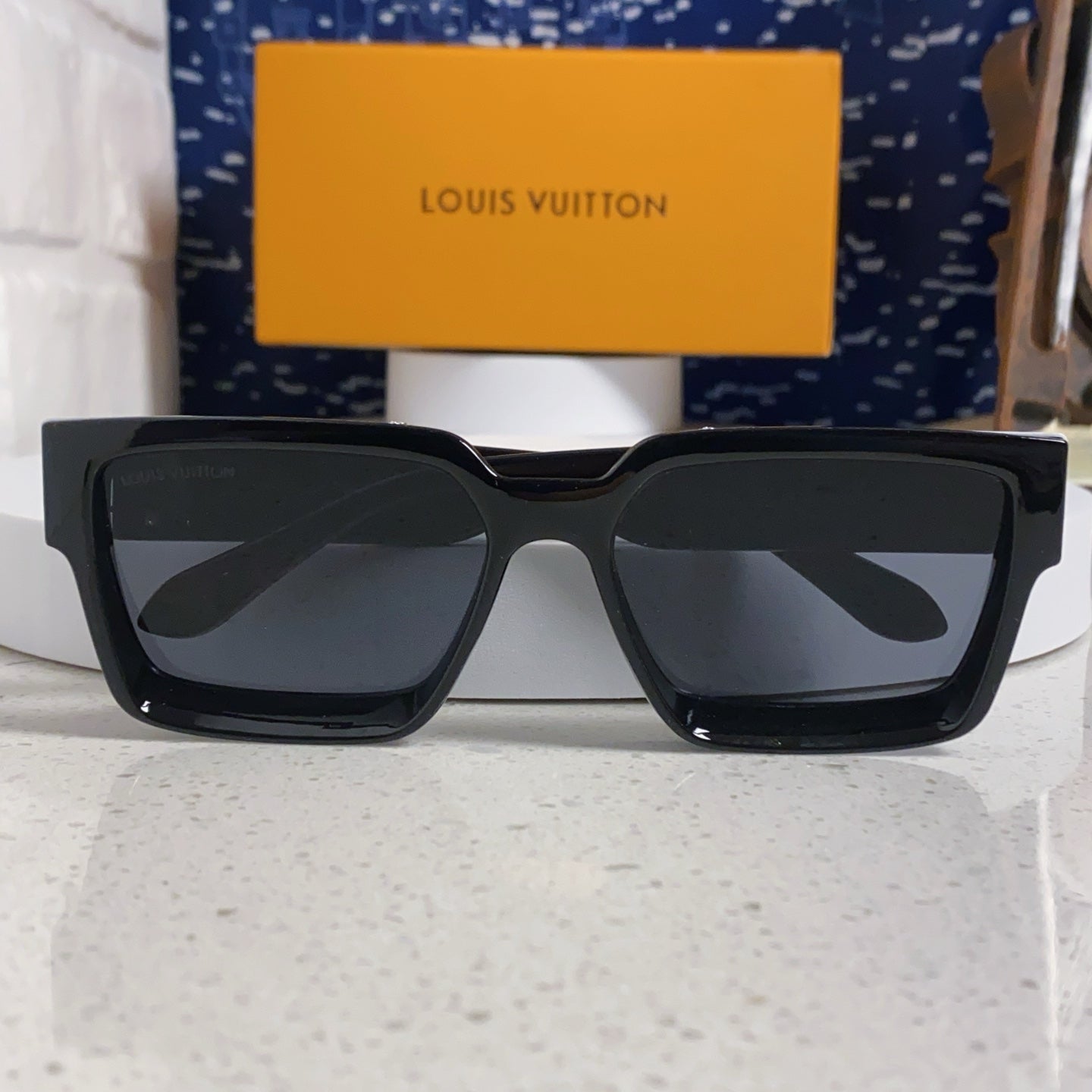 LOUIS VUITTON RECTANGLE SUNGLASSES 575849 BLACK IN ACETATE