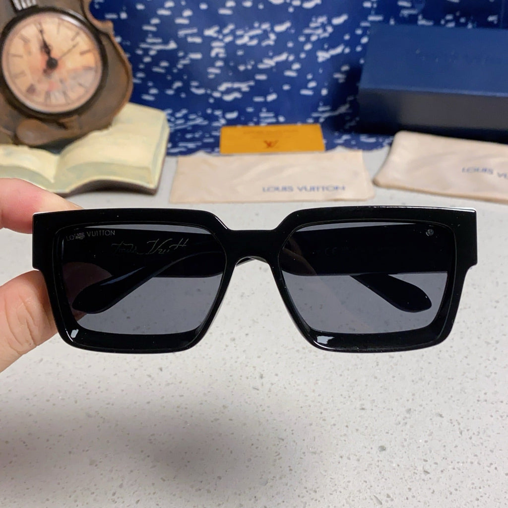 LOUIS VUITTON RECTANGLE SUNGLASSES 575849 BLACK IN ACETATE