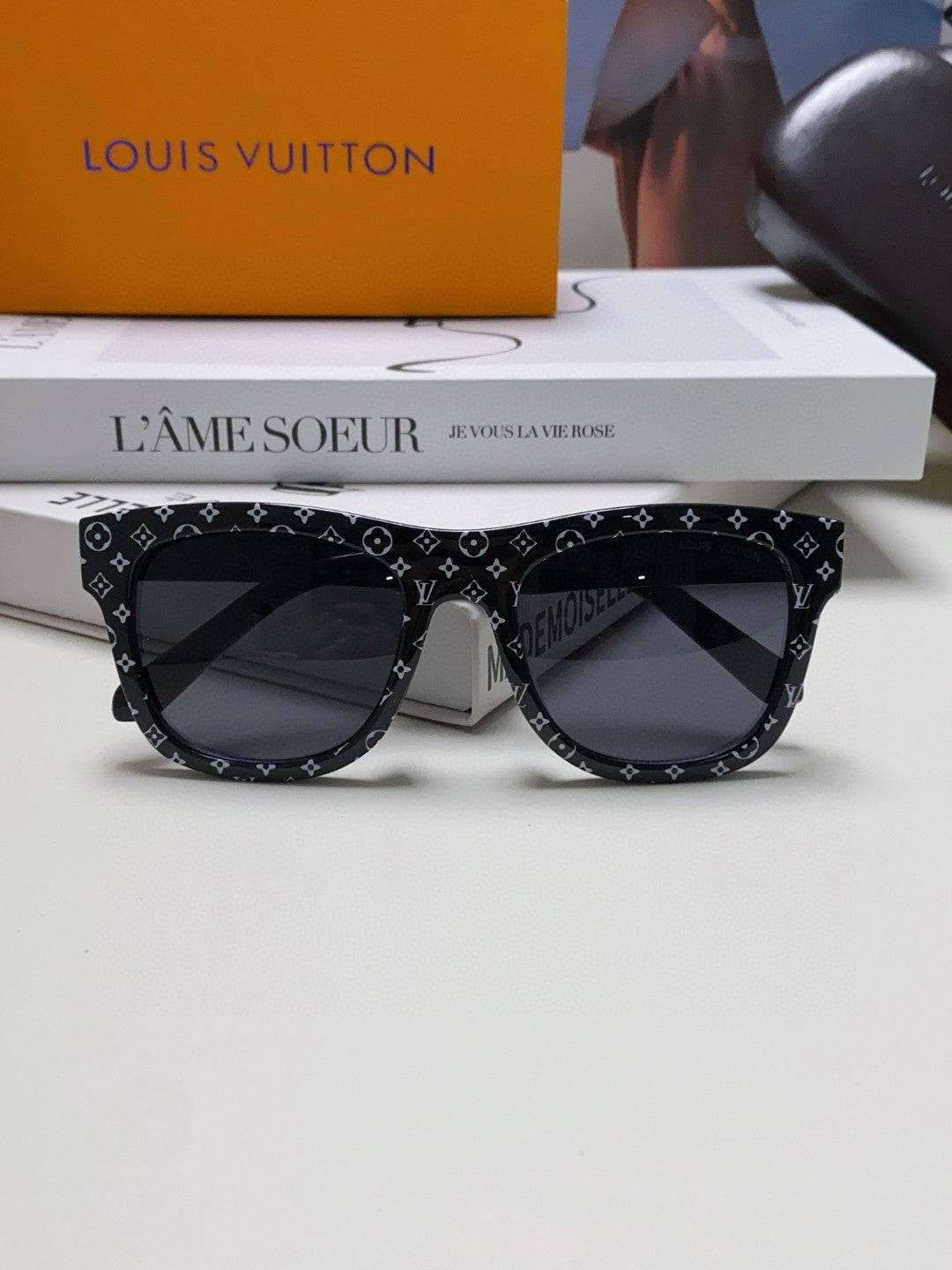 LOUIS VUITTON MONOGRAM SUNGLASSES 581386 IN BLACK ACETATE FRAME
