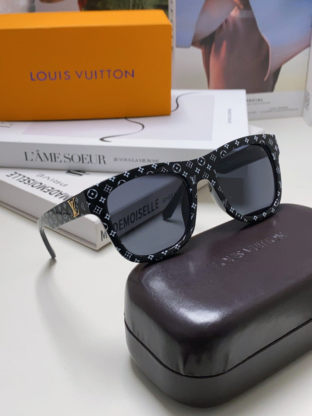 LOUIS VUITTON MONOGRAM SUNGLASSES 581386 IN BLACK ACETATE FRAME
