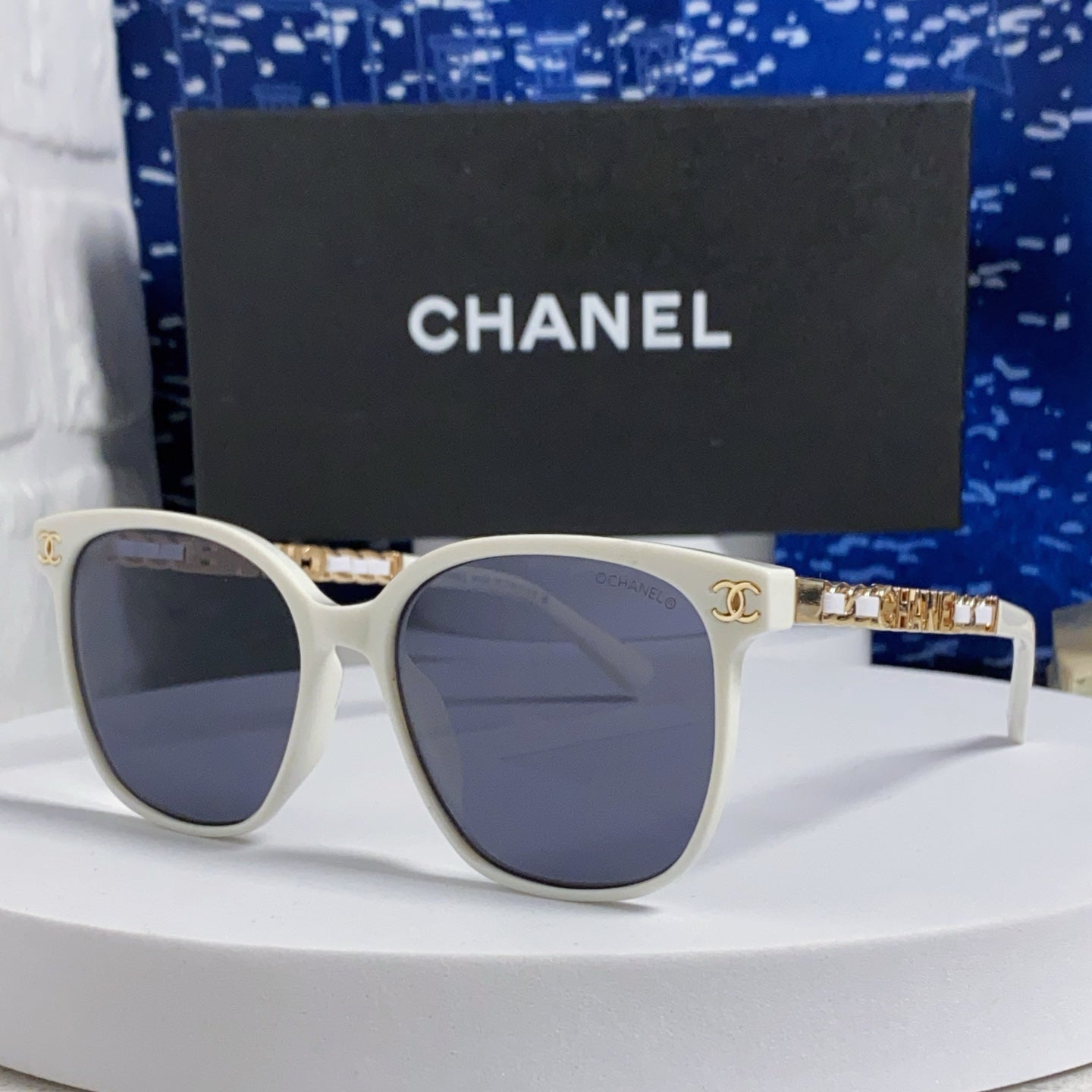 CHANEL SQUARE SUNGLASSES 632031 IN WHITE ACETATE GOLD METAL
