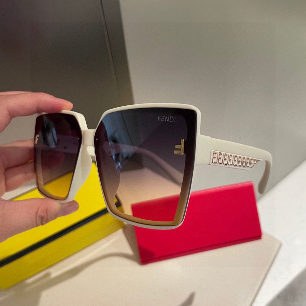 FENDI FIRST CRYSTAL SQUARE FRAME SUNGLASSES 2209 IN ACETATE