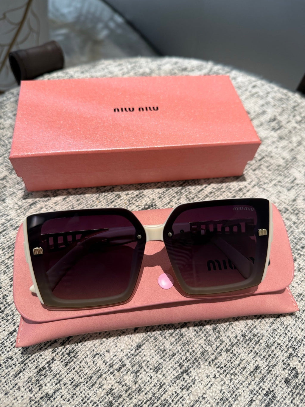 MIU MIU LOGO SQUARE SUNGLASSES 512015 IN WHITE ACETATE