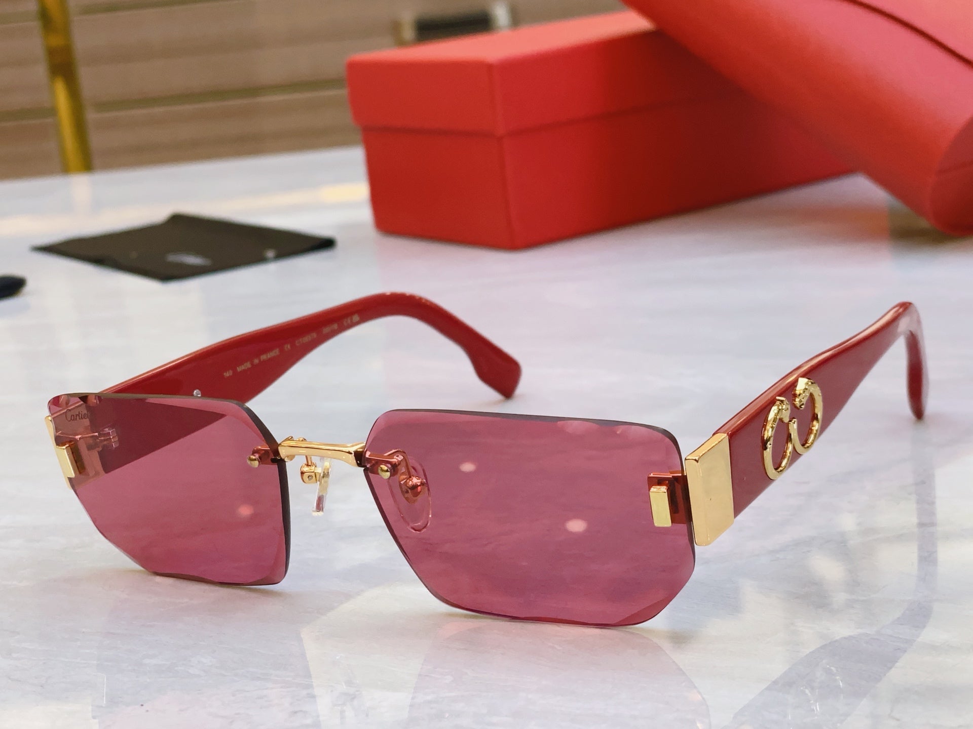 CARTIER PANTHÈRE GEOMETRIC SUNGLASSES CT0637S IN METAL AND ACETATE