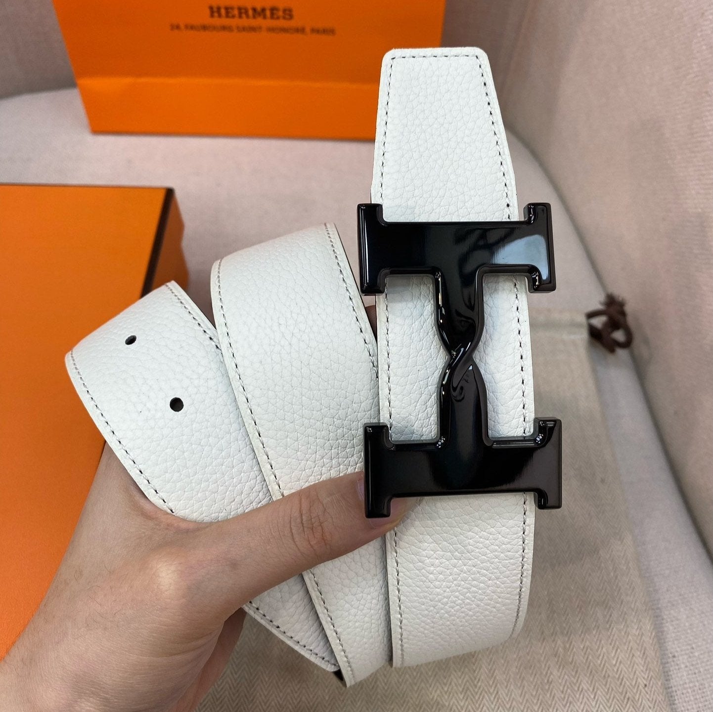 HERMES H BELT BUCKLE & REVERSIBLE BLACK AND WHITE LEATHER STRAP 38MM BLACK HARDWARE