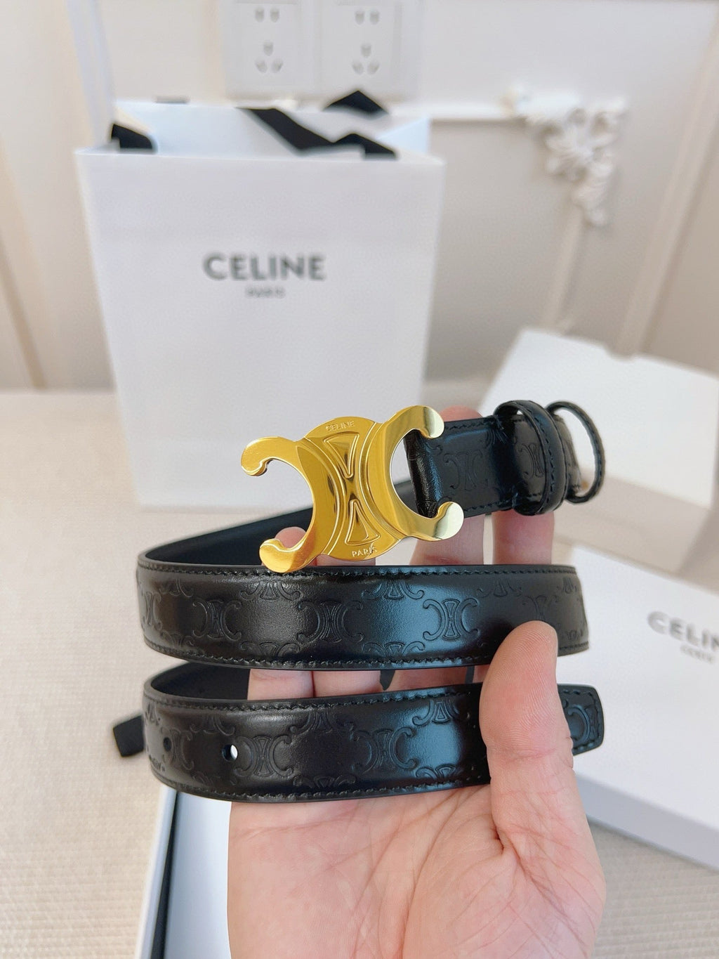 CELINE 25S BELT 25MM TRIOMPHE IN BLACK CALFSKIN GOLD HARDWARE 563332