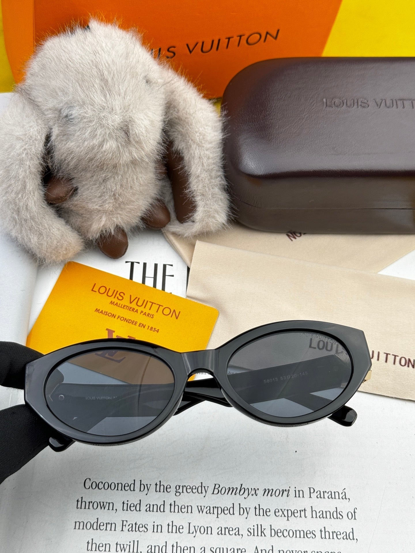 LOUIS VUITTON CAT EYE SUNGLASSES L35801 IN BLACK ACETATE