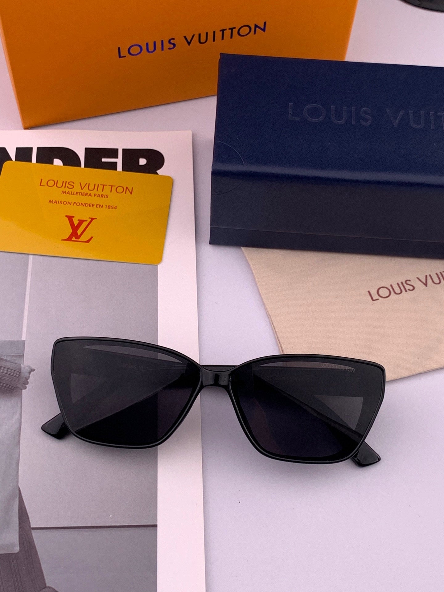LOUIS VUITTON CAT EYE SUNGLASSES L0552 IN ACETATE