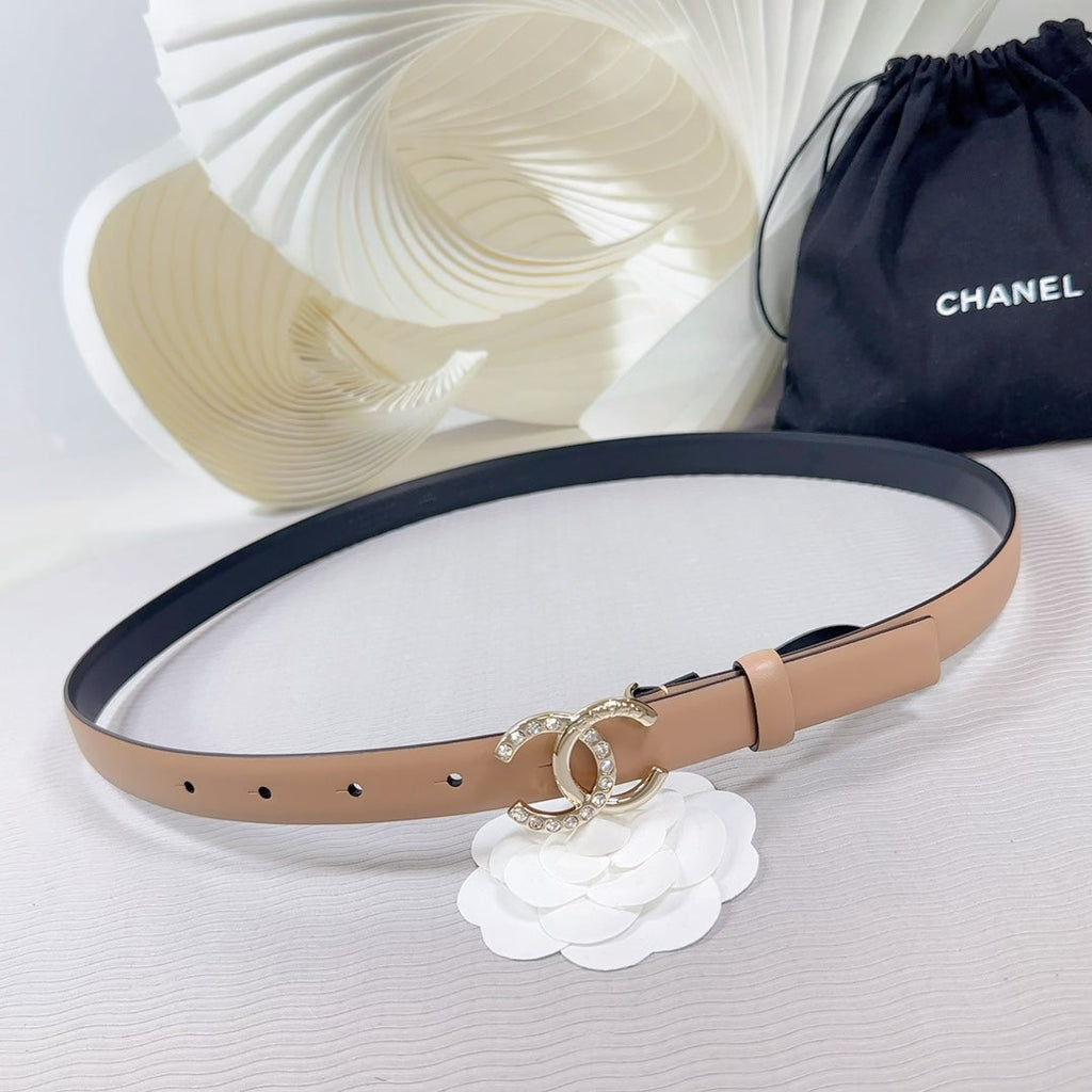 CHANEL BELT 20 MM IN DESERT SAND SMOOTH CALFSKIN GOLD HARDWARE ATTACH RHINSTONE