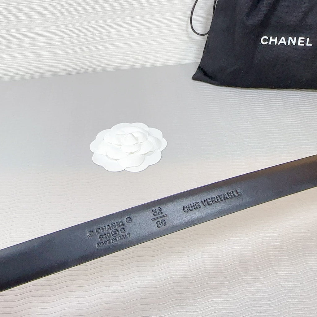 CHANEL BELT 20 MM IN WHITE SMOOTH CALFSKIN SILVER HARDWARE ATTACH RHINSTONE