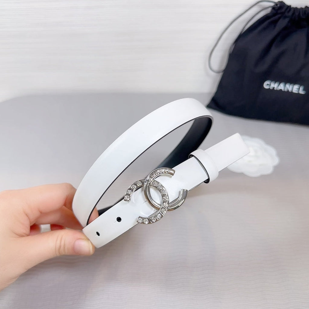 CHANEL BELT 20 MM IN WHITE SMOOTH CALFSKIN SILVER HARDWARE ATTACH RHINSTONE