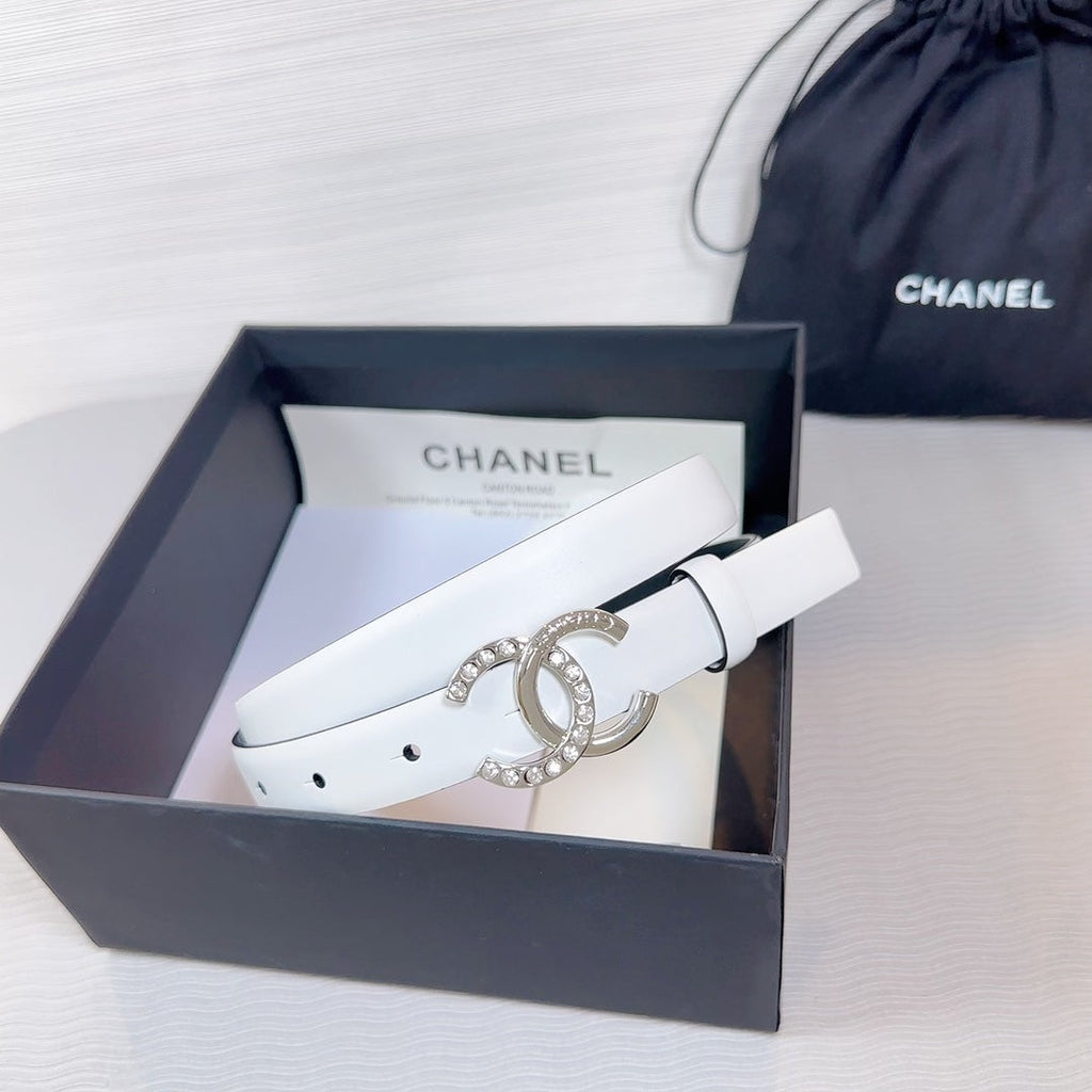 CHANEL BELT 20 MM IN WHITE SMOOTH CALFSKIN SILVER HARDWARE ATTACH RHINSTONE