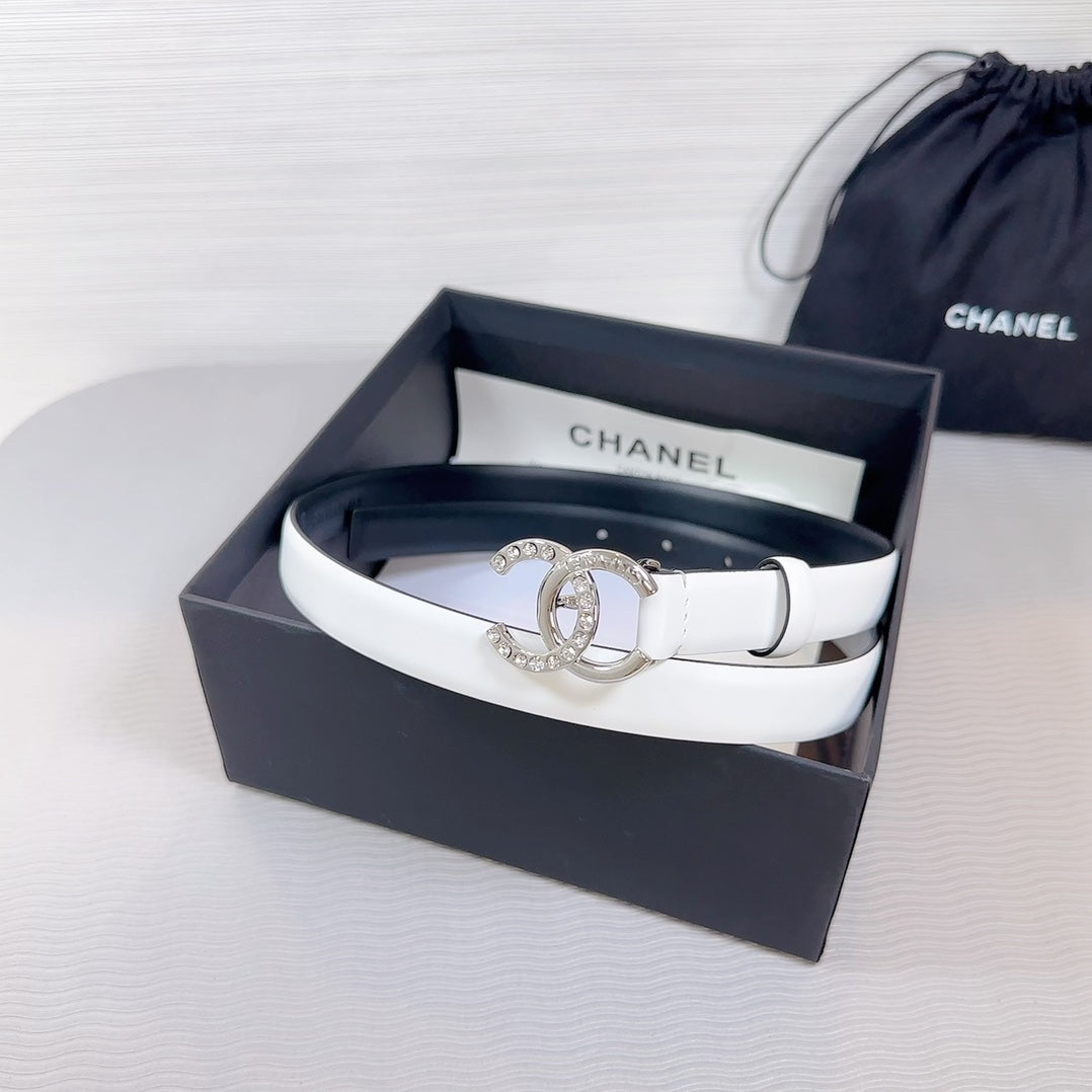 CHANEL BELT 20 MM IN WHITE SMOOTH CALFSKIN SILVER HARDWARE ATTACH RHINSTONE