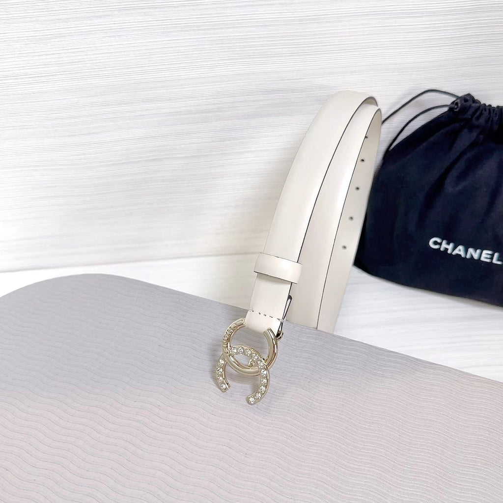 CHANEL BELT 20 MM IN BEIGE CREAM SMOOTH CALFSKIN GOLD HARDWARE ATTACH RHINSTONE