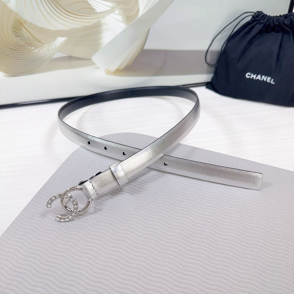 CHANEL BELT 20 MM IN SILVER SMOOTH CALFSKIN SILVER HARDWARE ATTACH RHINSTONE