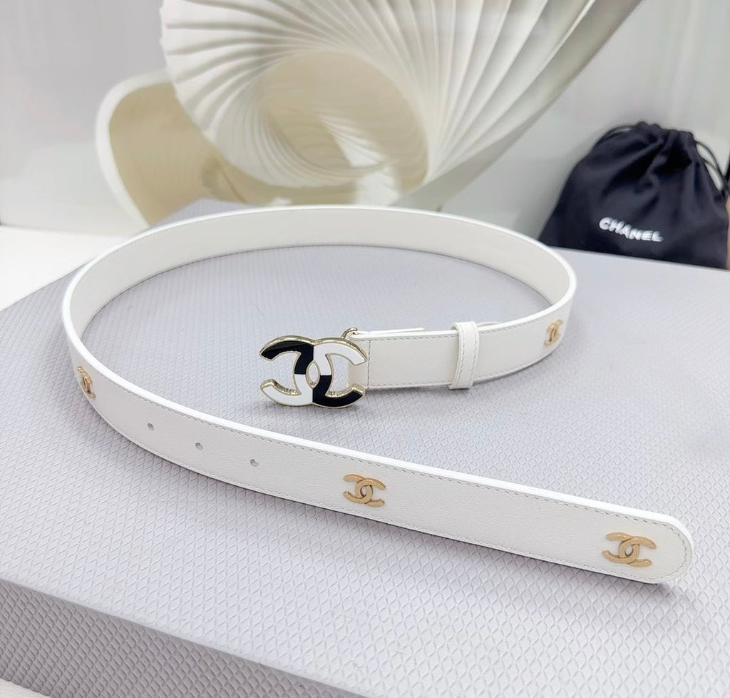 CHANEL BELT 30 MM WHITE CALFSKIN GOLD HARDWARE WITH WHITE MIX BLACK LOGO