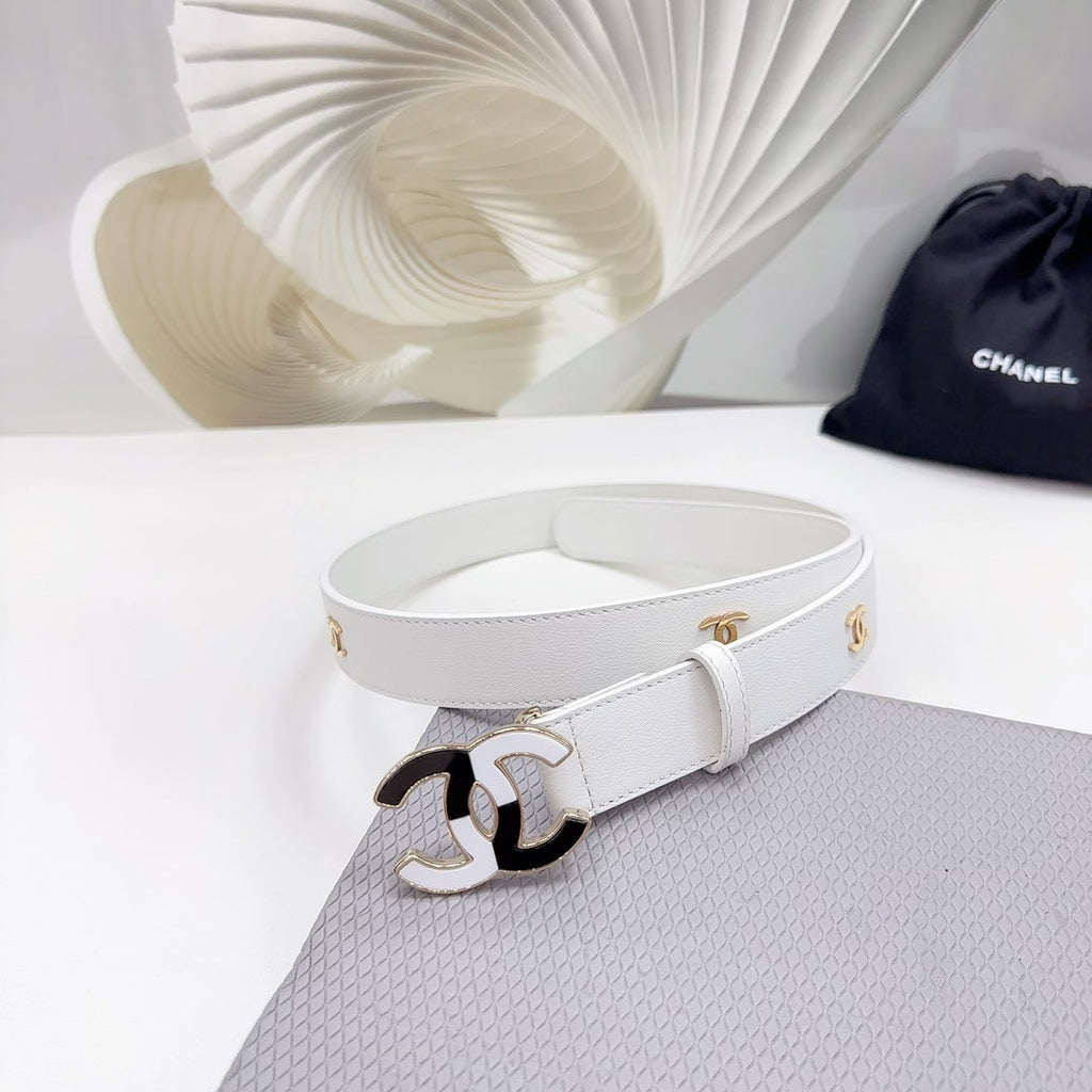 CHANEL BELT 30 MM WHITE CALFSKIN GOLD HARDWARE WITH WHITE MIX BLACK LOGO