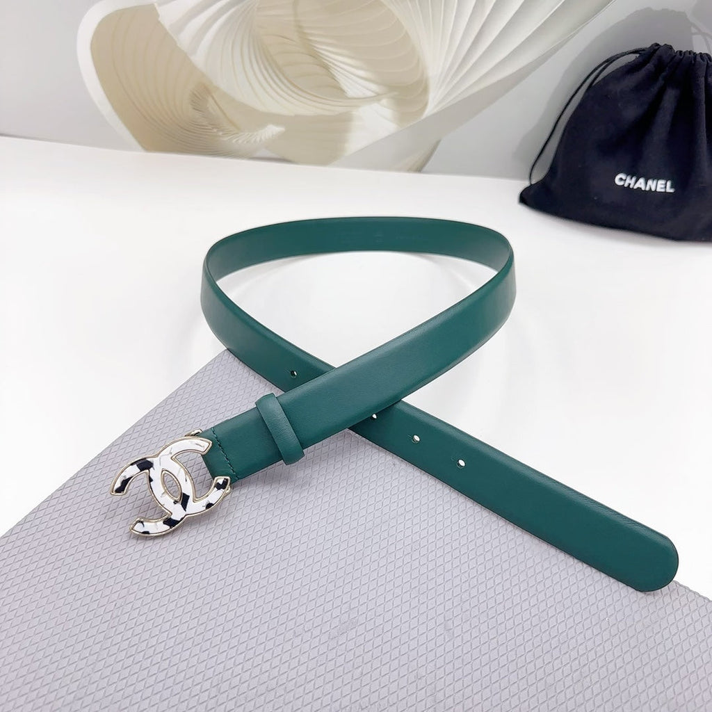 CHANEL 30MM BELT IN COOL GREEN SHINNY CALFSKIN WHITE LOGO