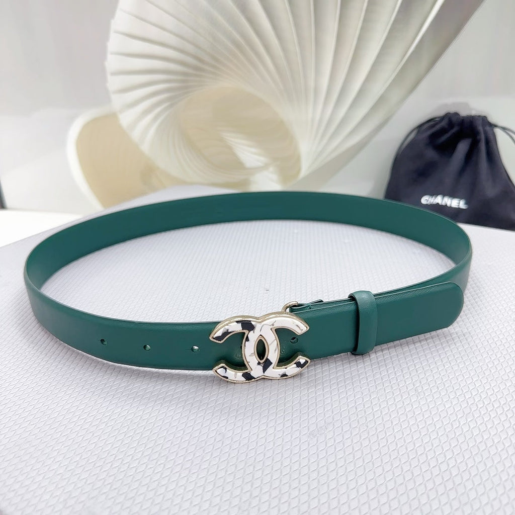 CHANEL 30MM BELT IN COOL GREEN SHINNY CALFSKIN WHITE LOGO