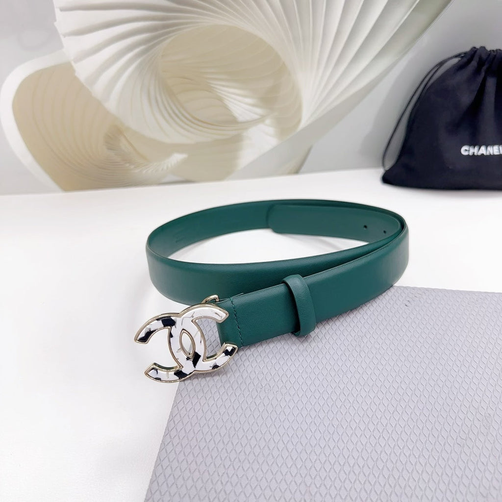 CHANEL 30MM BELT IN COOL GREEN SHINNY CALFSKIN WHITE LOGO