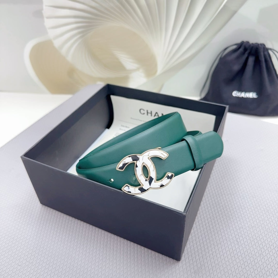 CHANEL 30MM BELT IN COOL GREEN SHINNY CALFSKIN WHITE LOGO