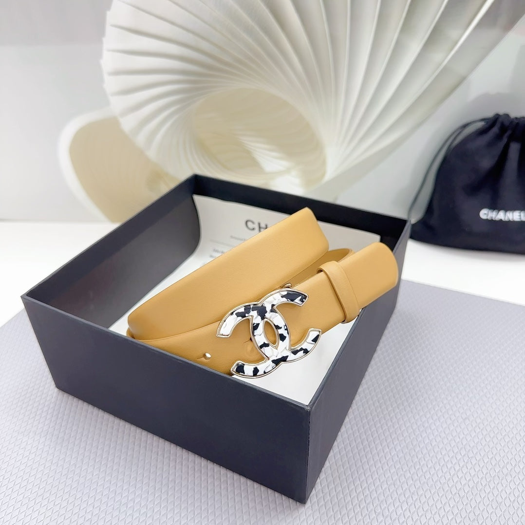 CHANEL 30MM BELT IN GOLDENROD BROWN SHINNY CALFSKIN WHITE LOGO