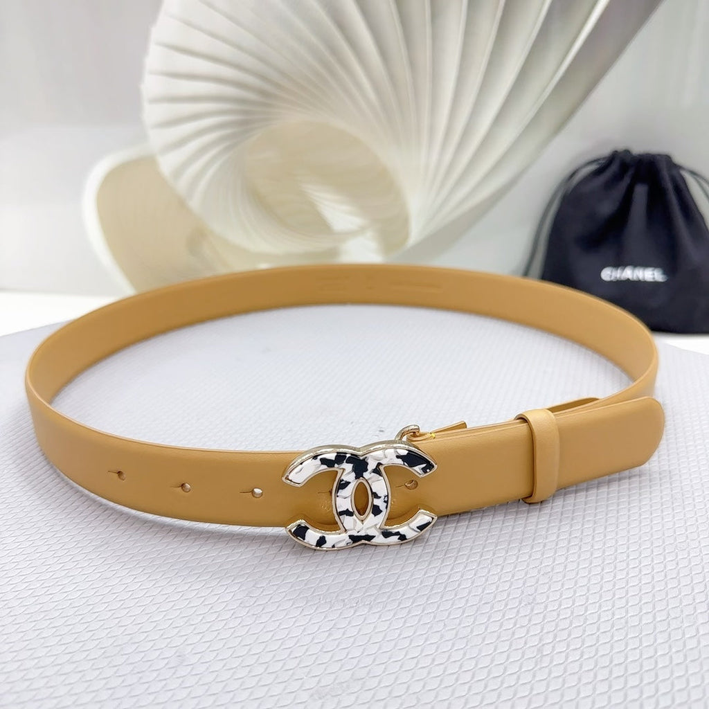 CHANEL 30MM BELT IN GOLDENROD BROWN SHINNY CALFSKIN WHITE LOGO