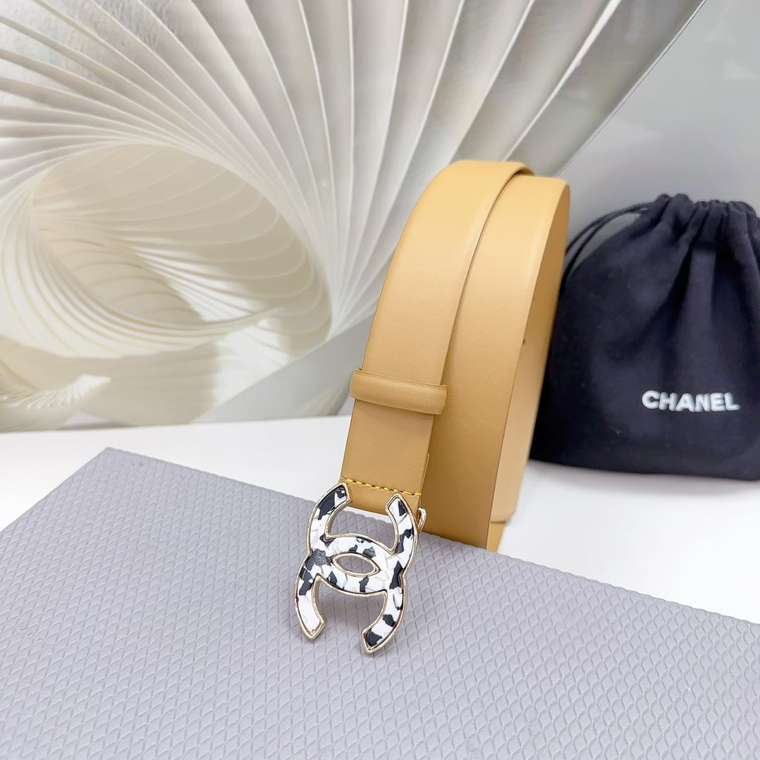 CHANEL 30MM BELT IN GOLDENROD BROWN SHINNY CALFSKIN WHITE LOGO