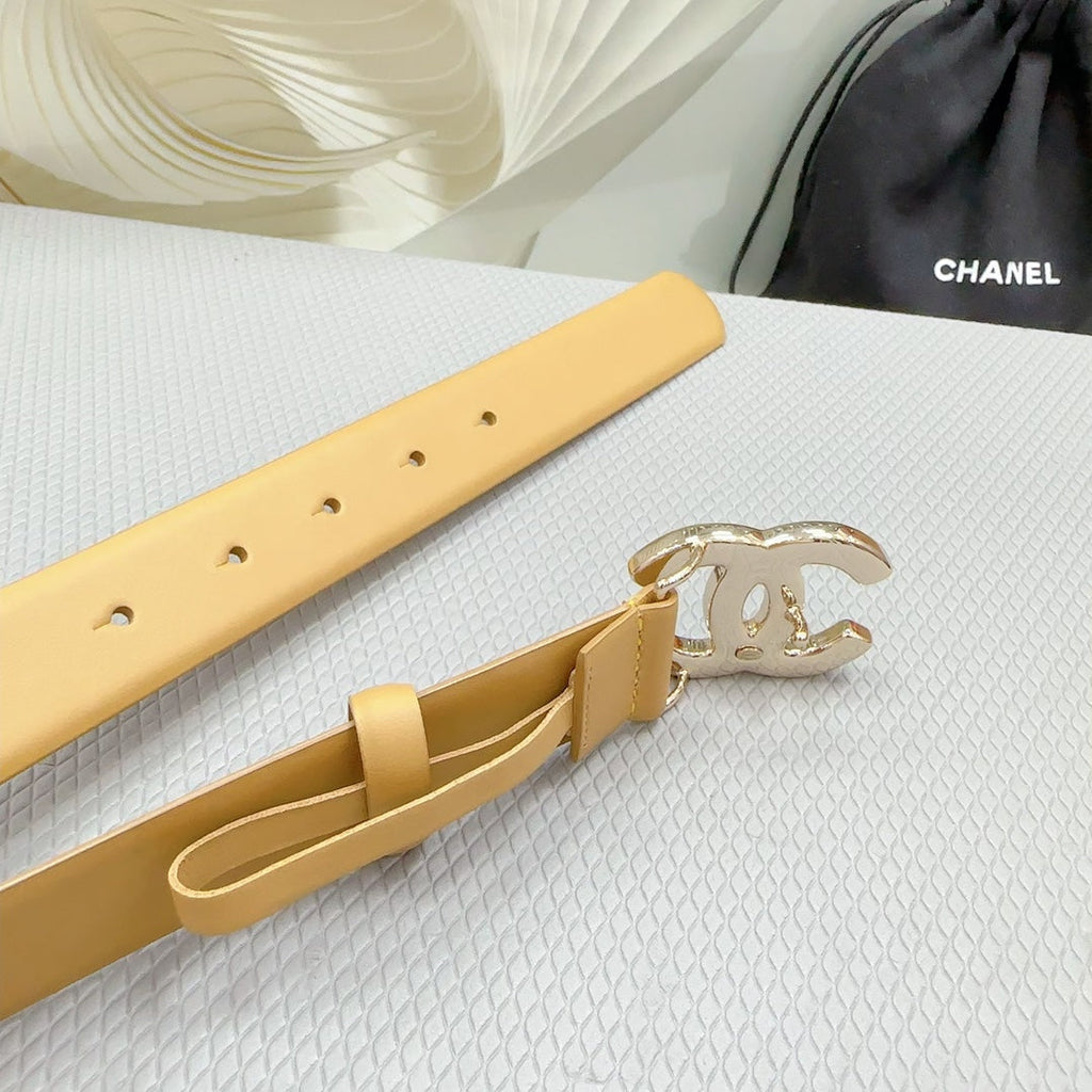 CHANEL 30MM BELT IN GOLDENROD BROWN SHINNY CALFSKIN WHITE LOGO