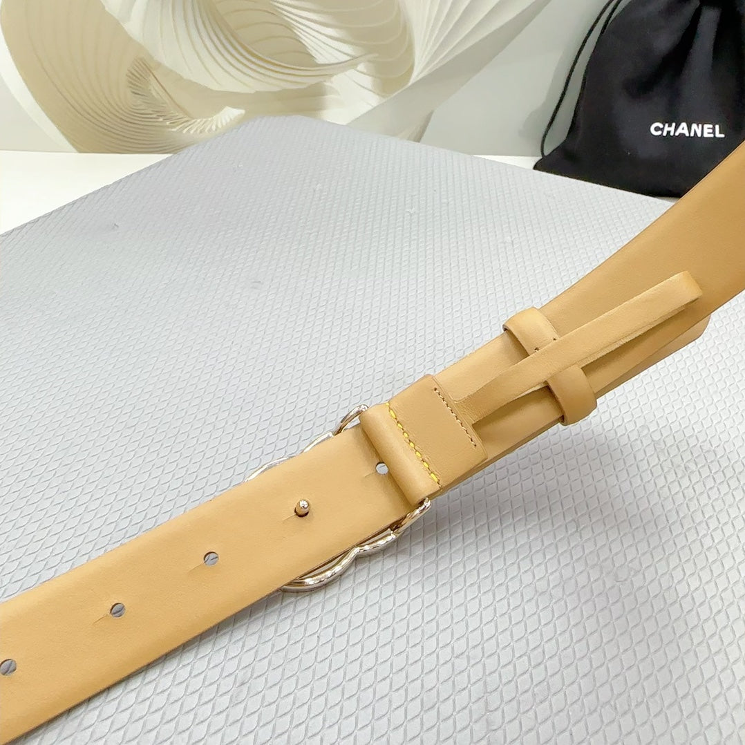 CHANEL 30MM BELT IN GOLDENROD BROWN SHINNY CALFSKIN WHITE LOGO