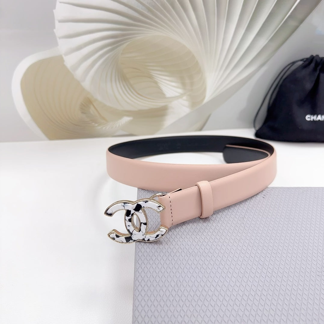 CHANEL 30MM BELT IN BABY PINK SHINNY CALFSKIN WHITE LOGO
