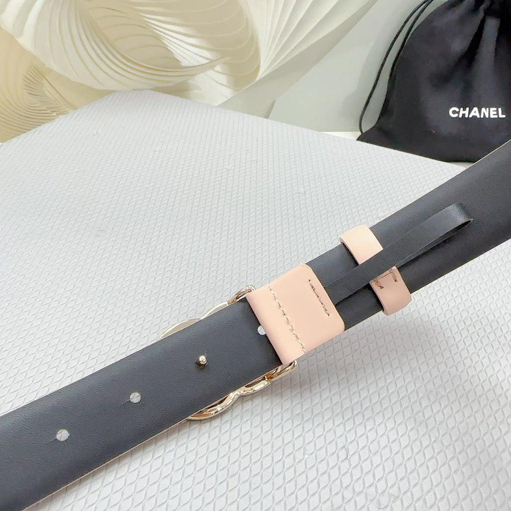 CHANEL 30MM BELT IN BABY PINK SHINNY CALFSKIN WHITE LOGO