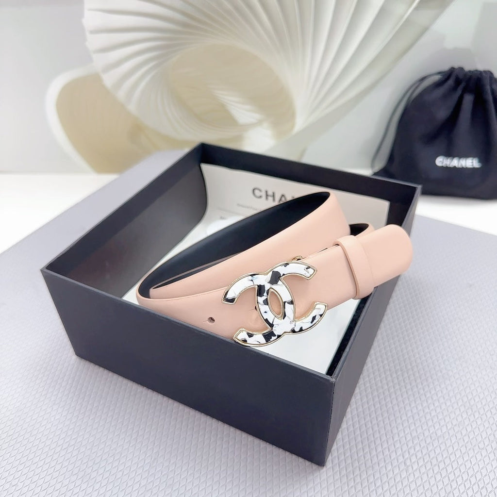 CHANEL 30MM BELT IN BABY PINK SHINNY CALFSKIN WHITE LOGO