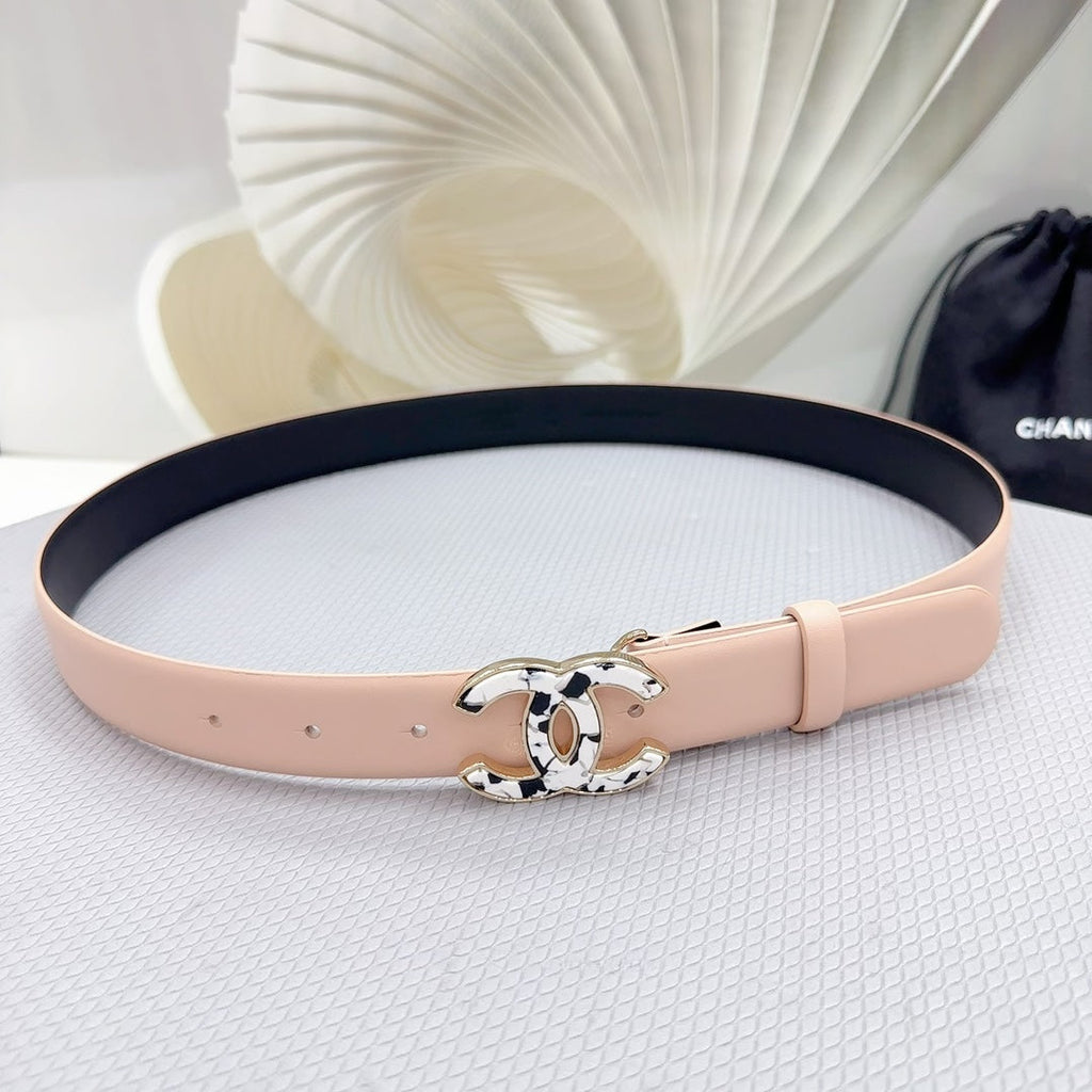 CHANEL 30MM BELT IN BABY PINK SHINNY CALFSKIN WHITE LOGO