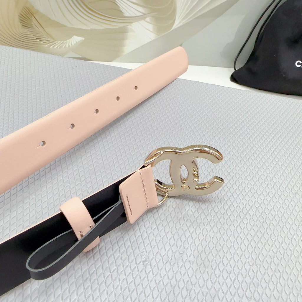 CHANEL 30MM BELT IN BABY PINK SHINNY CALFSKIN WHITE LOGO