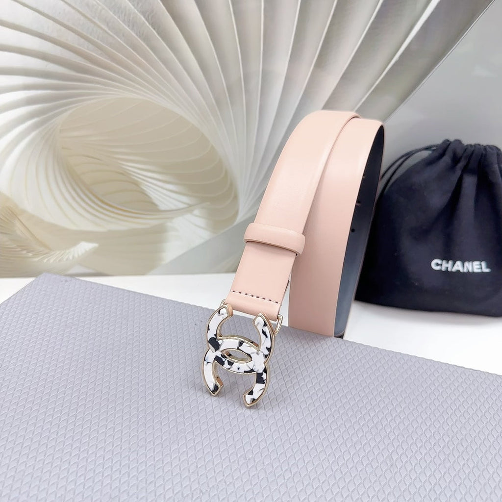 CHANEL 30MM BELT IN BABY PINK SHINNY CALFSKIN WHITE LOGO